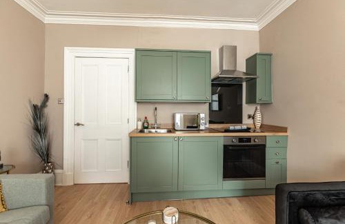 Hawick Apartment | Vacant Nests The Princess Free Parking Cental