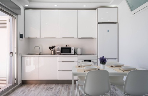 Caleta de Fuste Villa | Vacation Villa 'Bellavista Luxury Home' with Sea View, Private Pool and Wi-Fi