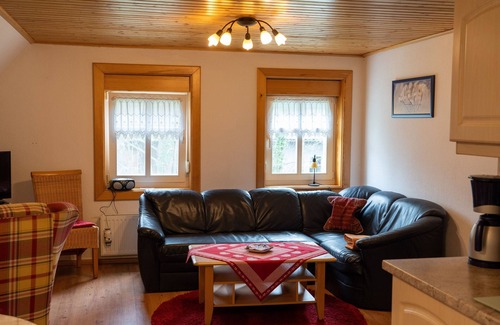 Kolonie Apartment | Vacation apartment Kiebitz - Thatched plank house Zum Heuschober