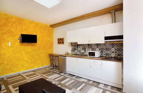 Vecindario Apartment | Vacation Apartment 'Apartamento C Para 2 En Vecindario' with Private Terrace and Wi-Fi