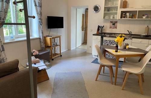 Bad Toelz Apartment | Vacation apartment Am Franziskanergarten "Apartment Benediktenwand", with balcony