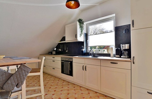 Alach Apartment | Vacation apartment Am Wäldchen