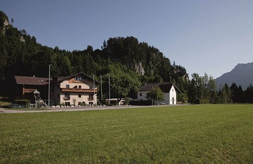 Lechaschau Apartment | Vacation apartment/apartment for 4 guests with 58m² in Hinterbichl (76303)