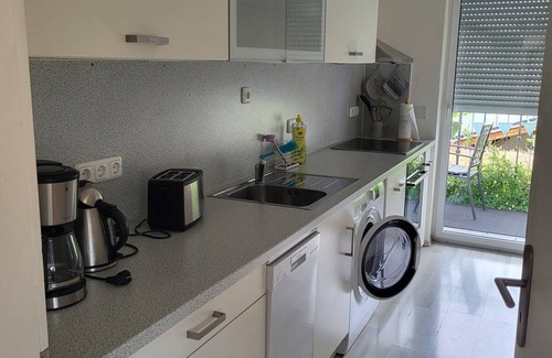 Hetzerath Apartment | Vacation apartment Bücherkiste - Holiday apartment shower/WC, 1 bedroom