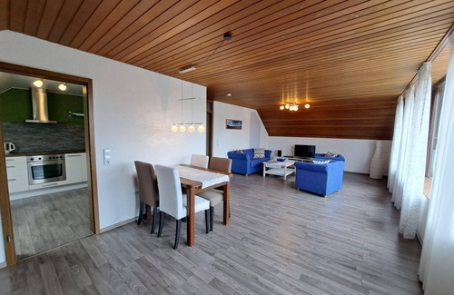 Berg Apartment | Vacation apartment Berg - 4-bed apartment