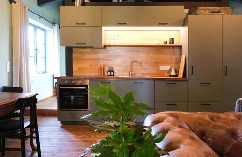 Wallsbull Apartment | Vacation apartment goods shed