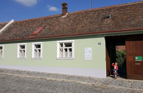 Retz Apartment | Vacation apartment in a family atmosphere with veranda and inner courtyard