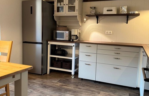 Amelith House | Vacation apartment, shower, WC, 2 bedrooms - Ferienhaus Buren-Hof