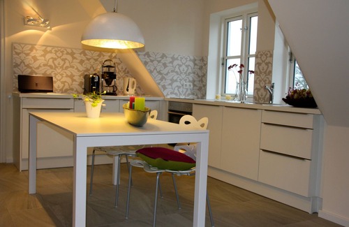 Rosenhagen Apartment | Vacation apartment "Strandrose" on the Baltic Sea, free WLAN, beach chair - SEASIDE -