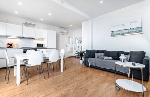 Melenara Apartment | Vacation Apartment 'Vista Playa Y Mar - Sea View' with Balcony, Wi-Fi and Air Conditioning