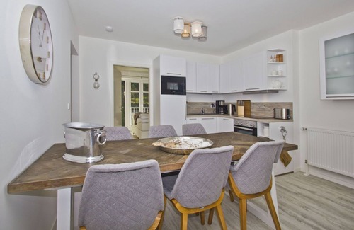 Lietzow Apartment | Vacation apartment with balcony, fireplace and sauna - Ferienresidenz Zwei Bodden FeWo 2-9