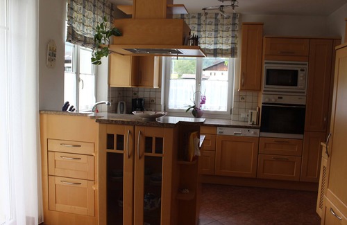 Strobl House | Vacation cottage Pepi