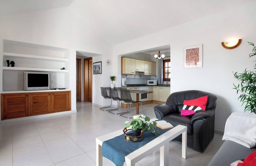 Charco del Palo House | Vacation Home 'Casa Aloe' with Sea View, Terrace & Wi-Fi