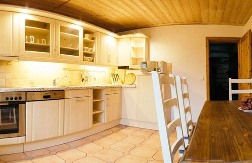 Patzig Apartment | Vacation home under a thatched roof in Woorke - Holiday home and apartment under a thatched roof