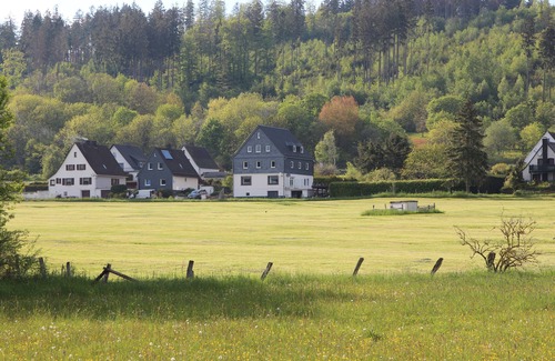 Medebach House | Vacation home for up to 18 people with outdoor pool directly on the Aventura climbing mountain