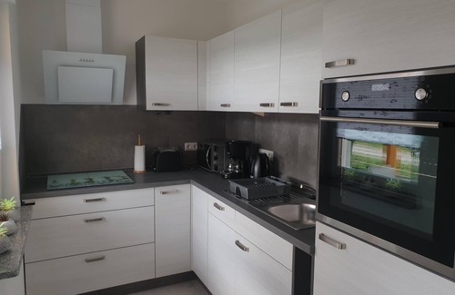 Sallgast House | Vacation home for up to 4 people surrounded by greenery.