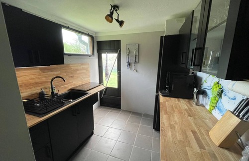 Hohensaaten Cabin | Vacation home garden and pool Holiday apartment and guest house