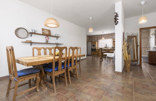 Pajara House | Vacation Home 'Guerepe' with Mountain View, Wi-Fi and Air Conditioning