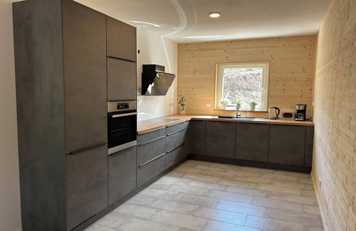 Gemund House | Vacation home Haselnuss in the middle of the Eifel for 6 persons + 2 dogs incl. garden