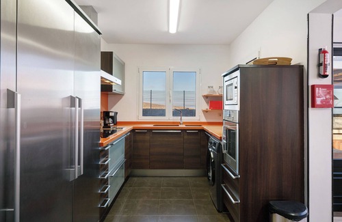 Conil House | Vacation Home 'Ladera De Conil' with Sea View, Wi-Fi and Air Conditioning