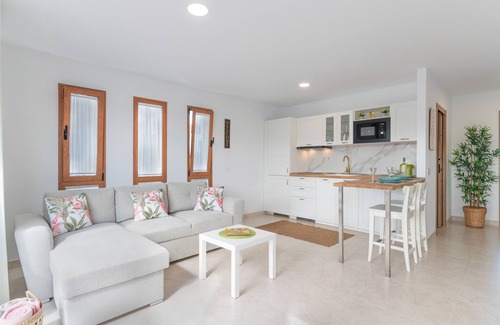 Tajaste House | Vacation Home 'Marde Loft' with Mountain View, Private Terrace and Wi-Fi