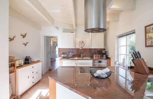 Lehe House | Vacation home Reethus Rosengarten in Dithmarschen for up to 5 people