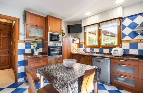 La Portilla House | Vacation home Valparón