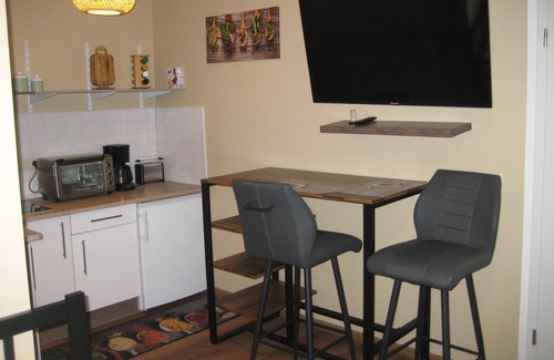 Neverin Apartment | Vacation room (4) Distance to the A20 8 minutes, to Neubrandenburg 10 minutes