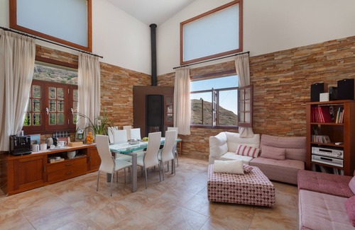 Las Lagunetas Villa | Vacation Villa 'Mogaren Naturaleza Y Relax' with Mountain View, Wi-Fi and Air Conditioning
