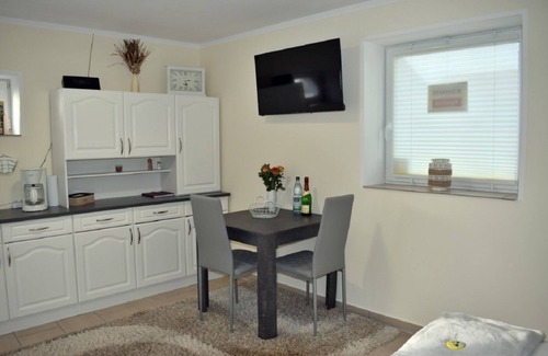 Frankenheim-Lindennaundorf Apartment | Vacations on a horse farm in the beautiful Leipzig Neuseenland - 2.5 km to the lake!