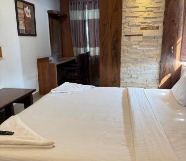 Tumkur Hotel | Vaishali Deluxe Comfort