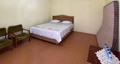 Parapat Hotel | Valencia Homestay Redpartner