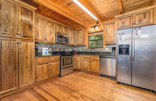 Pittman Center Cabin | Valentines View: Majestic Lodge with Awe-Inspiring Views