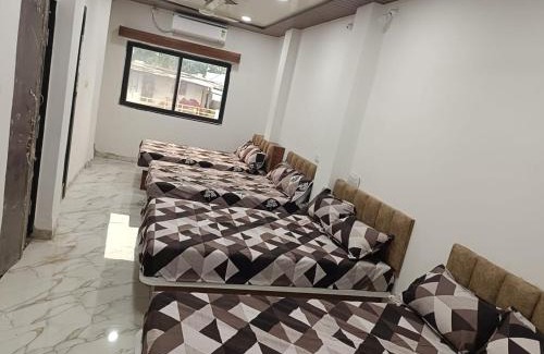 Omkareshwar House | Vallabh Room Service