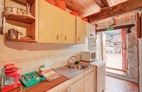 Montemayor de Pililla Villa | Valladolid Retreat with Terrace