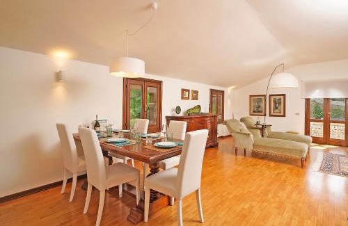 Morgnaga Apartment | VALLE FIORITA 42 - Lake view apartment