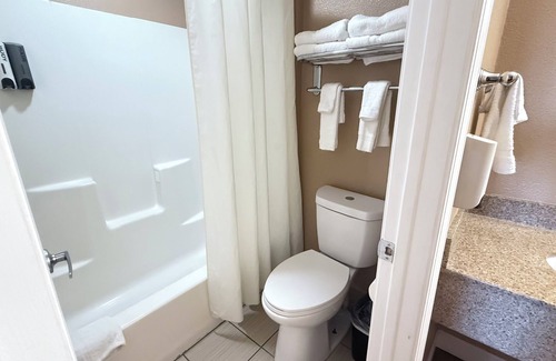 Watsonville Hotel | Valley Inn