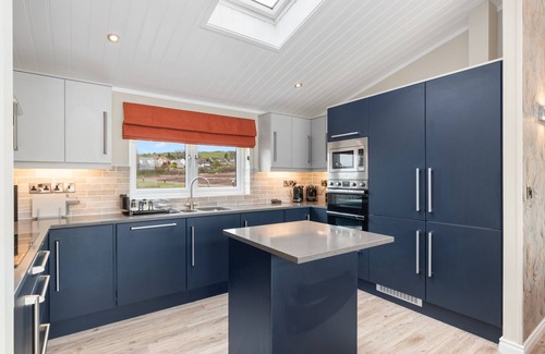 Penally Ski Chalet | Valley View - Luxury Lodge, Hot Tub, Walk to Beach