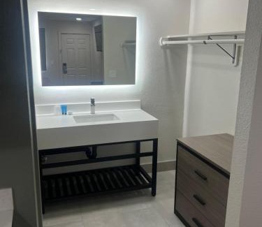 Southeastern Sacramento Hotel | Value Suites Extended Stay