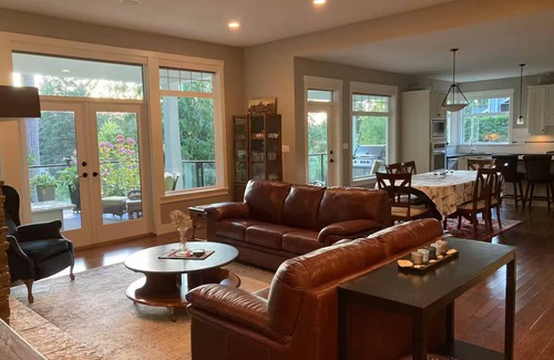 Shawnigan Lake House | Vancouver Island Shawnigan Lake Golf Getaway