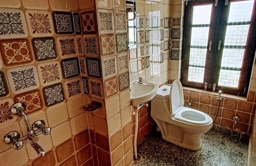 Chamoli Hotel | Vasudev lodge Gopeshwar