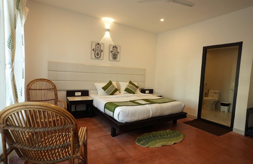 Kodungallur Hotel | Veda5 Ayurveda Living Village