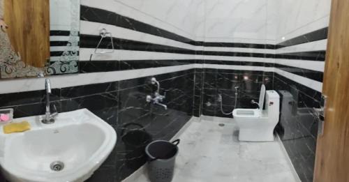 Amar Sagar Pol Hotel | Veeraj Haveli Jaisalmer