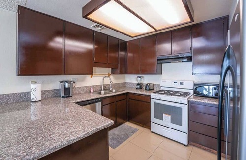 Spring Valley House | Vegas Vacation Haven- 15 min to Las Vegas Strip!