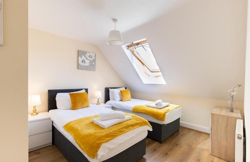 Hoddesdon Apartment | Velvet 1-bedroom penthouse, Clockhouse, Hoddesdon