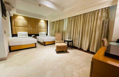 Delhi Hotel | Venizia Sarovar Portico Delhi