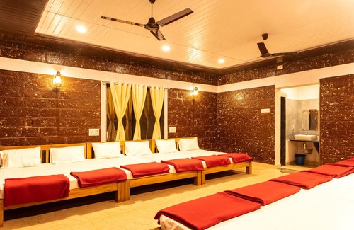 Haliyal Hotel | Verdant Cottages