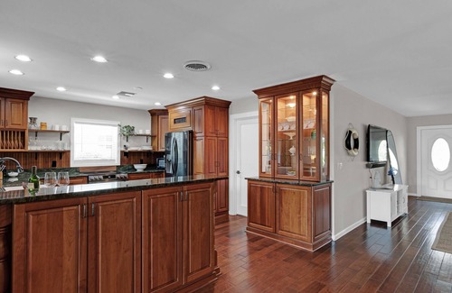 Silver Shores House | Vero Beach Riverfront Private Home! Hot Tub, Bike to Beach, Kayaking, SUP