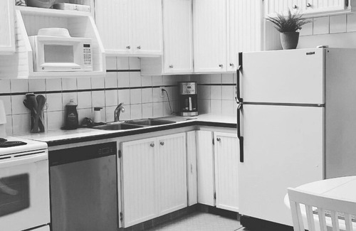 Winnipeg House | Verona House - 2 bedroom - Steps to Trendy Corydon/Little Italy