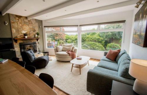 Belmont House | Very Cool Mid Century, Pet Friendly Urban Oasis